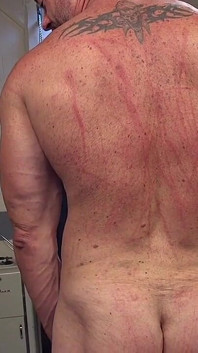Người thủ dâm mãn tính D. tìm kiếm liệu pháp ốm & xoắn từ Aiden Starr