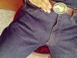 Hairy stink male: Indossando jeans e fuma - Redneck