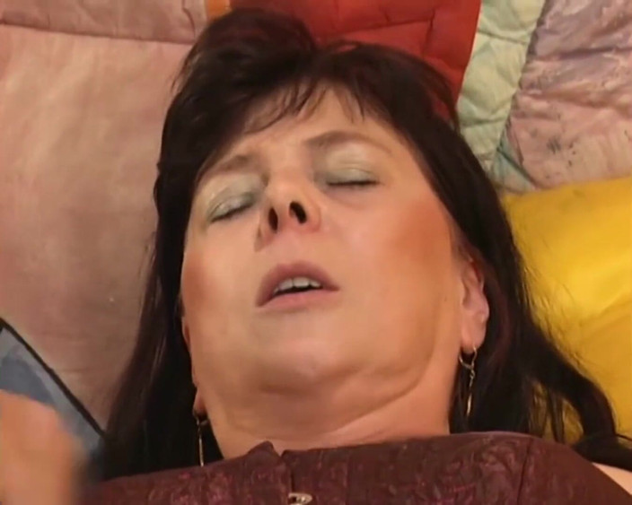 Mature Climax - 100% Mature Videos: Dojrzała dama dostaje pięści