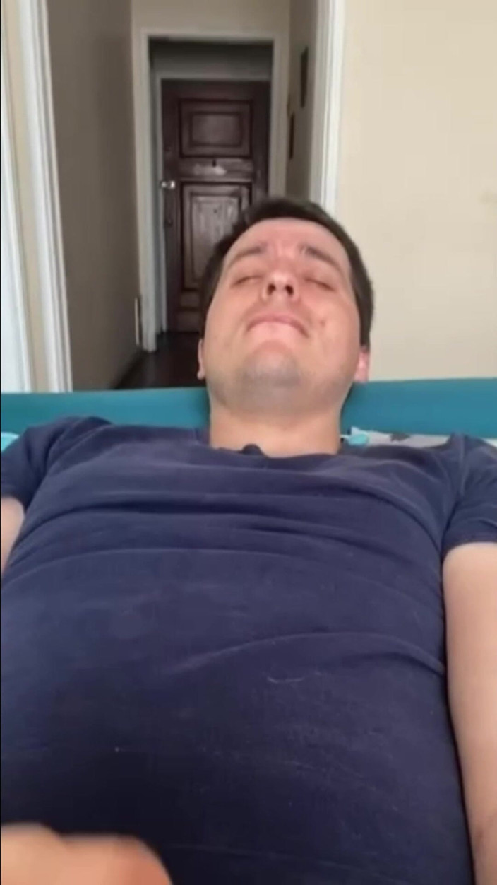 Martin Pescador: Nur ein süßer Typ mit seinem neuen Dildo im Hintern