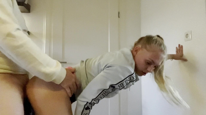 Siswet: Papi beim kochen helfen, aber dann fängt er an, mich...