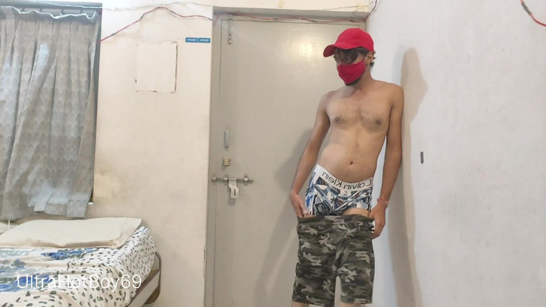UltraHotBoy69: Băiat atractiv