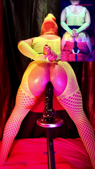 Maskedboy616: Podskakując Moim Naoliwionym Tyłku, W Żółtej Fluorescencyjnej Bieliźnie 1