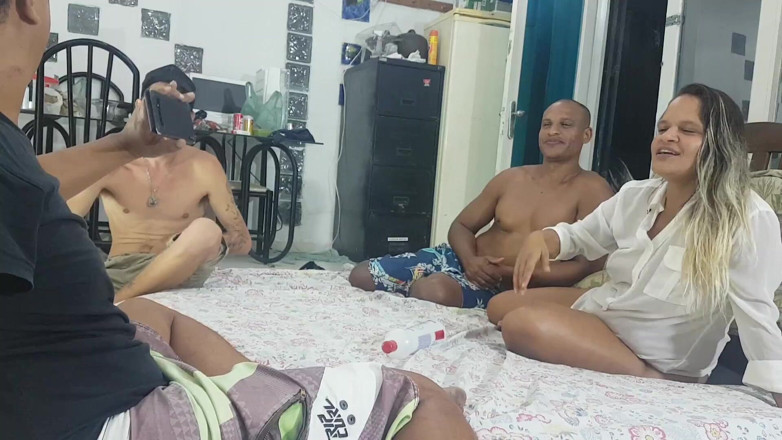 Paty Bumbum: Scommettere Il Culo Sulla Bottiglia Girante, Bruxo Fire Alex Lima,...