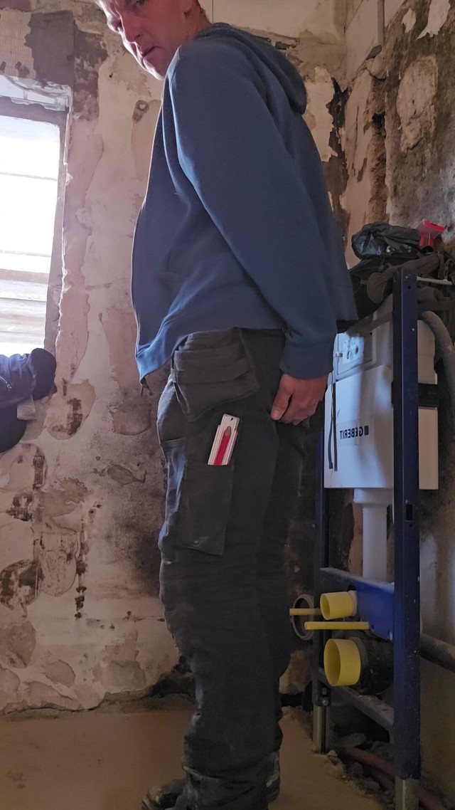 Permanently Bi-man Gets It with a and Masturbates While Working Part 1 (Chris DE)