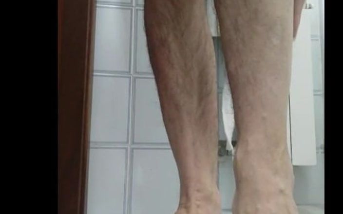 gyordy: Watch My Feet