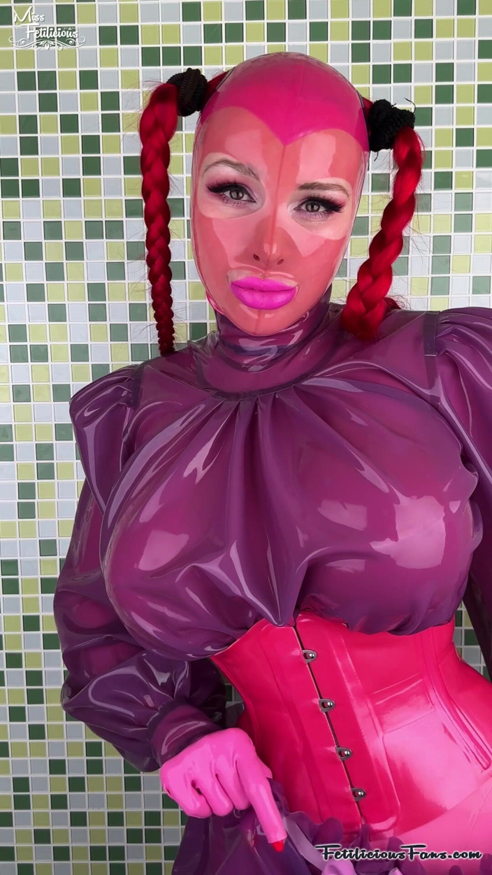Miss_Fetilicious: Miss Fetilicious Wears Pink and Purple Latex