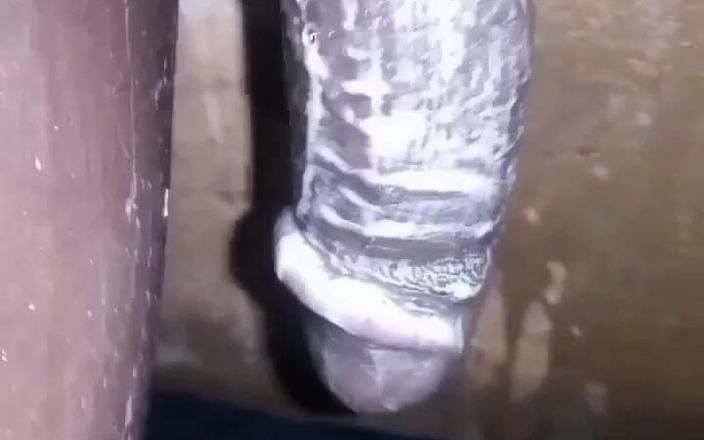 bigBlackie699: Nowy film Ogoliłem i odtwarzam mojego dużego czarnego kutasa i...