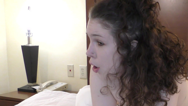 Real Amateur Sluts: Sara Indeep mittags lutscht und reitet!