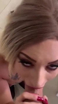 Blonde sensationnelle, cadeau de Noël, chatte sur bite