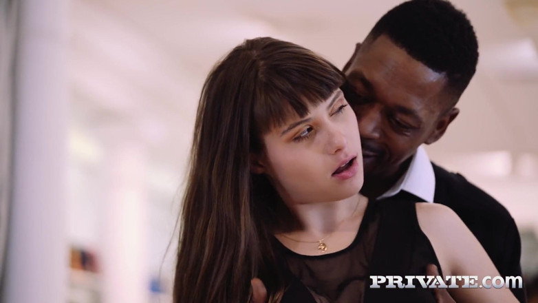 PrivateBlack: Luna Rival smakar på en BBC i sin tajta röv