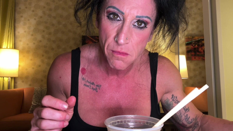 Kandylegsxxx: Gulp thanksgiving: si cantik kandy lagi asik nyepong kontolmu sampai...