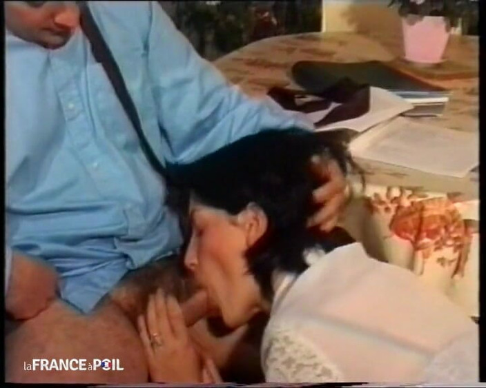 French Family Secrets: Pelajar yang miskin lebih bersedia untuk berkongkek!