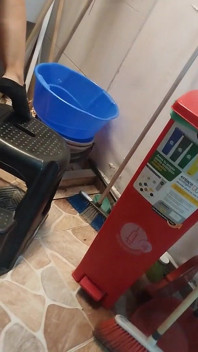 Você quer saber como minha bunda parece, venha e me fode