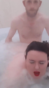 Bbw neuken in bad op zijn hondjes