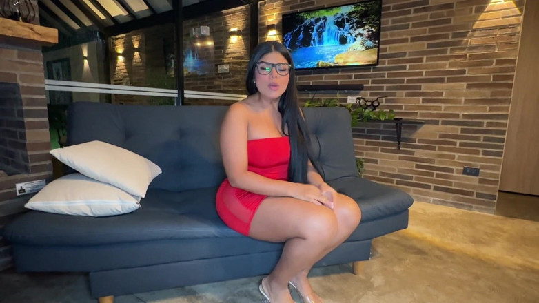 Rosxy Gutierrez: 콘돔 없이 모르는 놈 따먹는 걸 멈출 수 없어 도와주세요