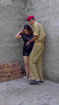 Polis Wale Ne Ladki Ko Dekha Seks Karte Hue Fir Bhi Jabarjast Seks Kiya