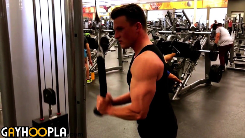 Gay Hoopla: Real gimnasio vestuario conexión fitness