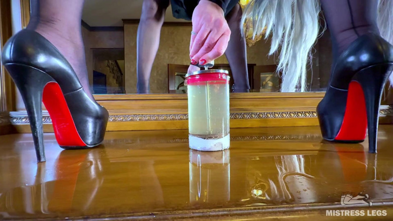 Mistress Legs: Aku bikin bos favoritnya teh hijau (emas) dengan bahan rahasia