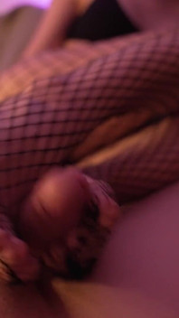 Fishnet Footjob i ja przyszedłem na jej tyłek