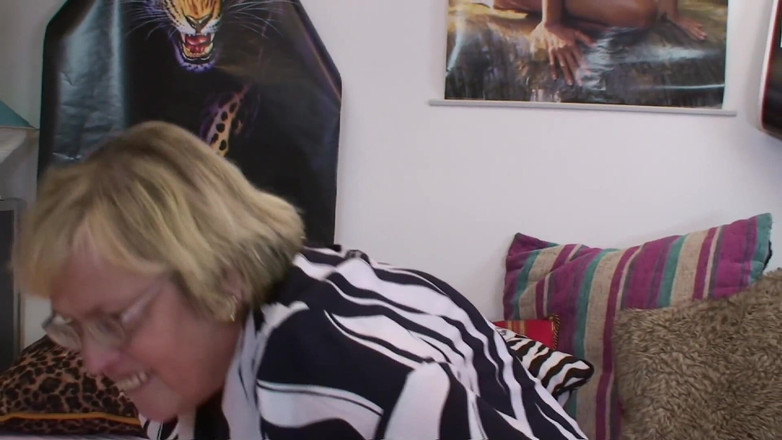 Femdom Sex: Si jalang montel nylon matang dikongkek