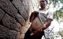 Xhamster stroks: Cậu bé Trẻ Ấn Độ đi tiểu ngoài trời