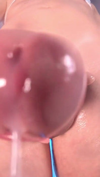 POV của anh. Femboy bôi dầu bắn tinh trên khuôn mặt của bạn