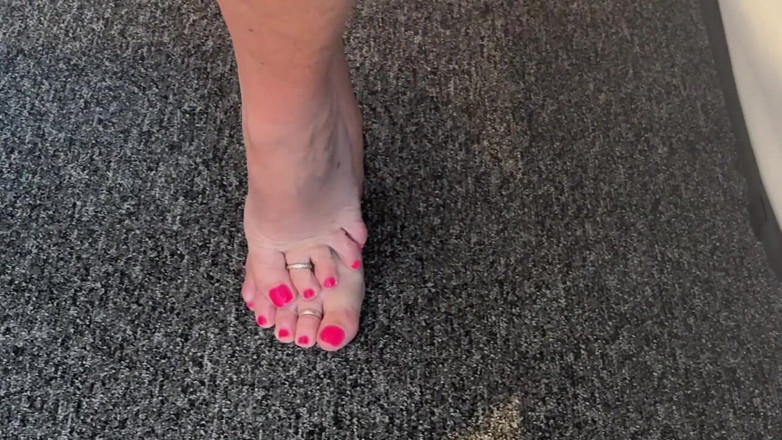 Mr MF: Mrs Mature Feet with Sexy Stirrup Tights 511