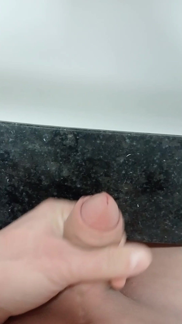 Gokmen Yaman: Murray Yaman masturbuje się solo w łazience oglądając własne porno ..