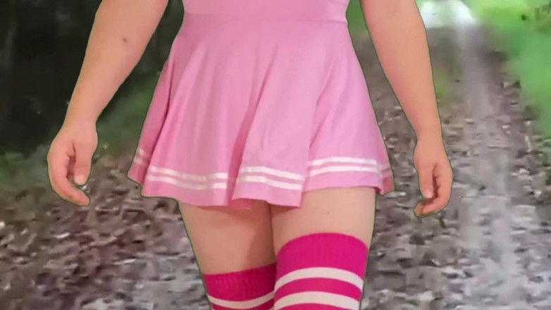 Lucas Nathan King: ニューハーフの危険な森の中を歩く