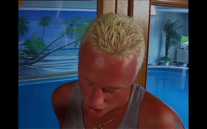 Piss Lover: Face Drenched in Hot Piss
