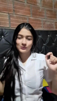 Macecha má divoký creampie třese ložnicí