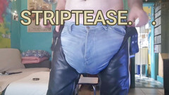 Monster_Meat_: Striptýz, celá show nahá masturbace