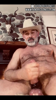 Fantezie cu masturbare cu cowboy