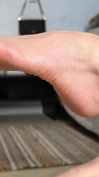 Seamed Nylon Feet & Extreme Heels