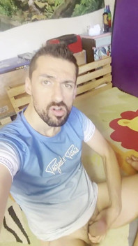 Mẹ kế nóng bỏng với con cu khổng lồ đụ femboy cứng với cặp mông to