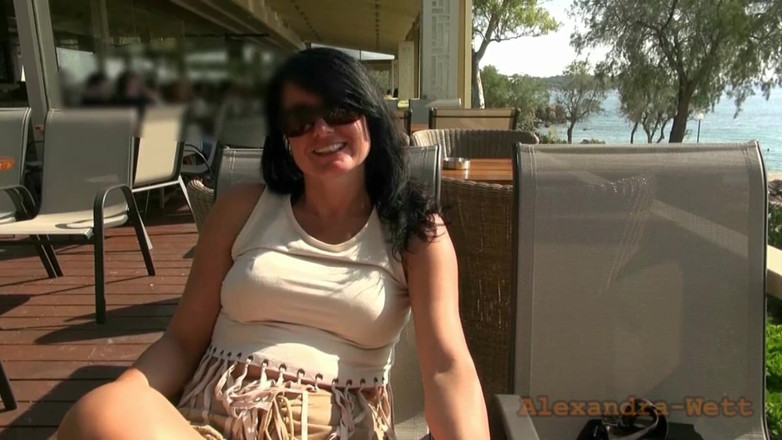 Alexandra Wett: Mega Facial! Cum Tsunami Right in the Fuckface!