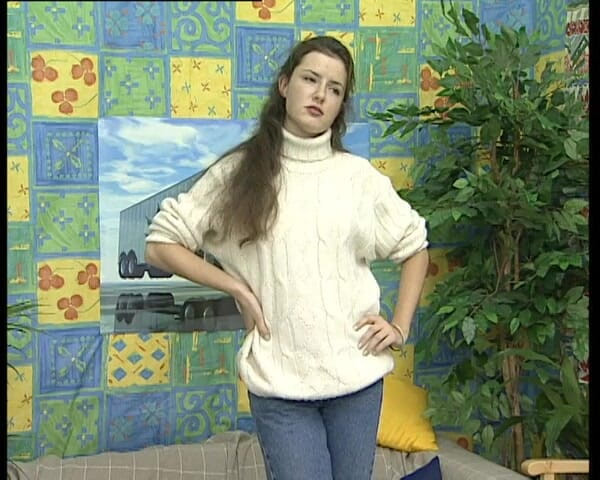 YOUR FIRST PORN: Haarige Olivia Kann Orgasmen Nicht Stopn - Olivia păroasă nu se...