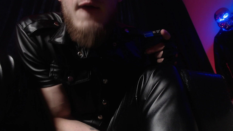 Hunky time: Alpha in Leather - Smoking Domination