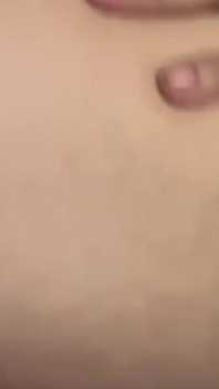 ¿Te gusta cómo veo en lencería ser penetrada por este chico que me dejó cubierta de semen?