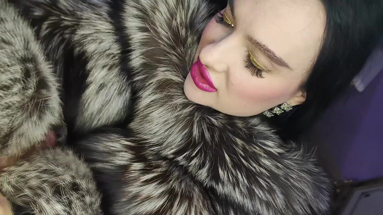 Princess18_: Trying on Fur Coats with a Guy and Fuck