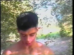 Gays Case: Un gay brasiliano arrapato fa un deepthroat ad un cazzo...