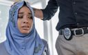 Team Skeet: Фигуристая крошка Aaliyah Хадид в хиджабе получает анал от агента