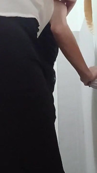 Io e il mio vicino facciamo sesso appassionato quando i nostri fidanzati sono al lavoro