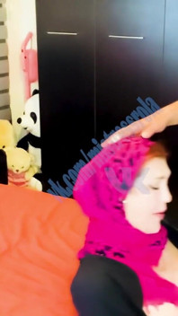 Gadis Arab dengan saudara tirinya