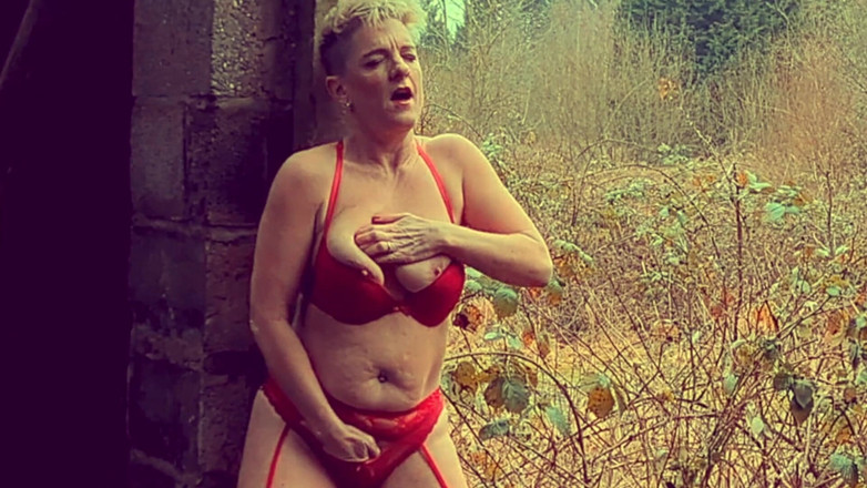 Kylie Britain Adventures: Raiul masturbării