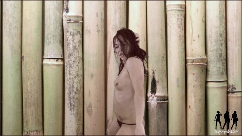 Bopping babes: Kiki Devine - gonna leopardata