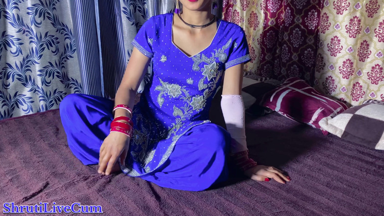 ShrutiLiveCum: Gadis hot desa india