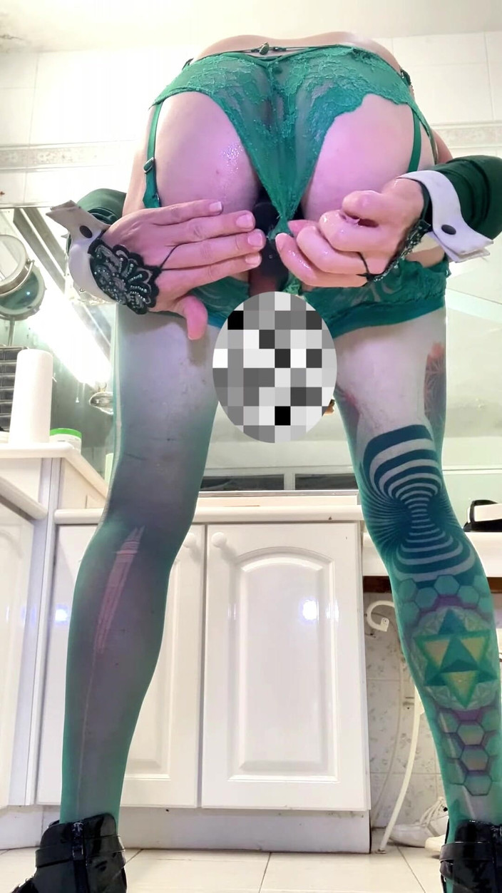 Benito414: Schoonheid schattige valstrik tgirl, anaal dildo gebruiken met speeltje, trekt...