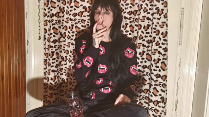 Beth Kinky: Dymna kochanka za kulisami